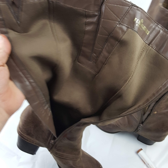 Fergalicious size 8m Brown faux suede zip-up boots - Picture 7 of 8